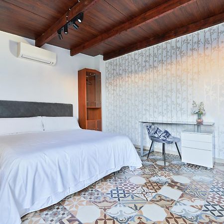 شقة Sun-Kissed Getaway مالقة المظهر الخارجي الصورة